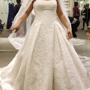 Wedding dress